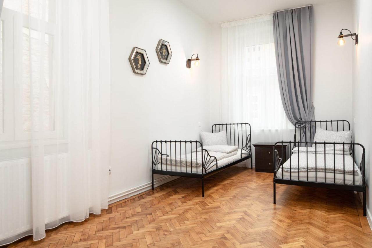 Albert Residence With Complimentary Parking Brasov Exterior photo