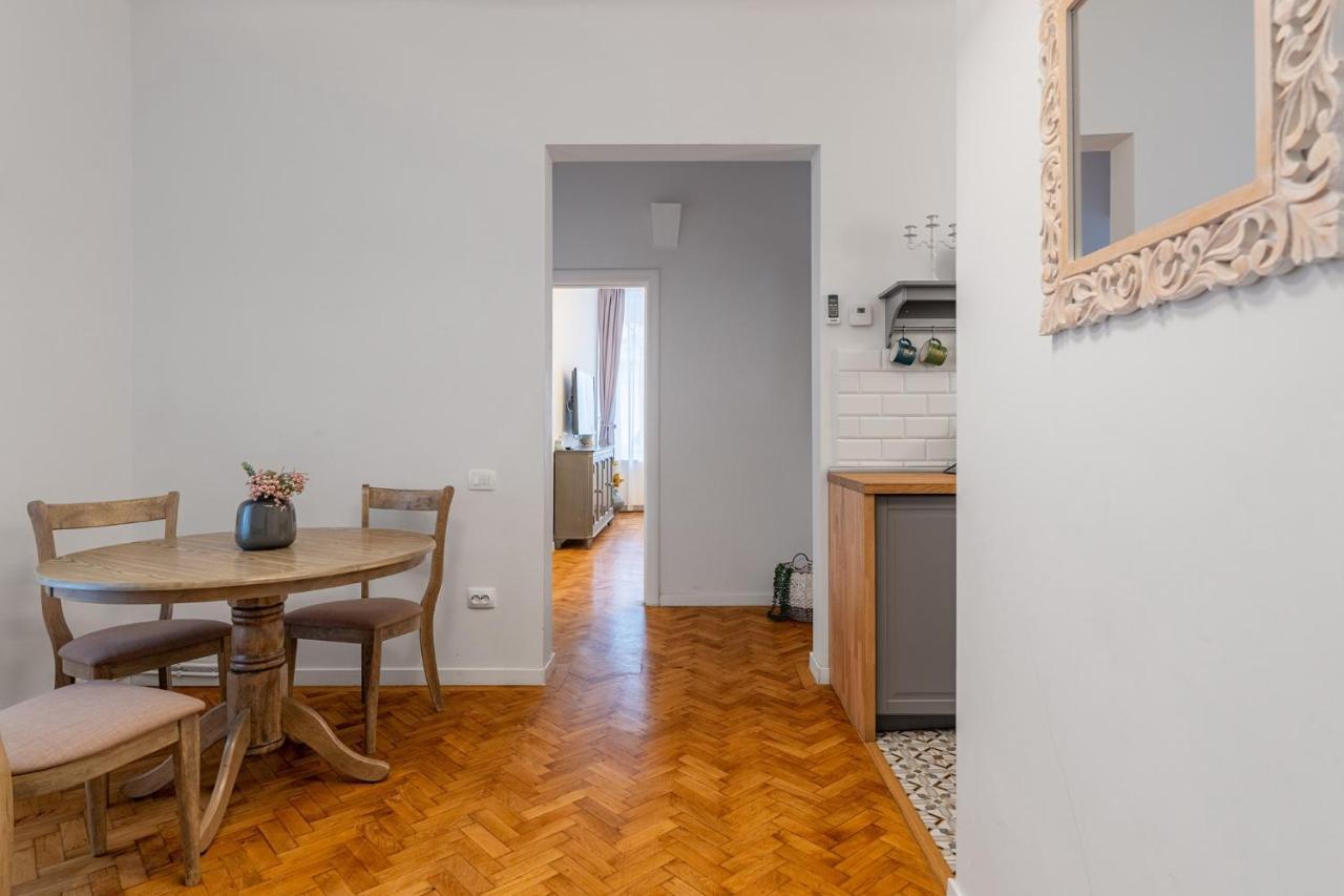 Albert Residence With Complimentary Parking Brasov Exterior photo