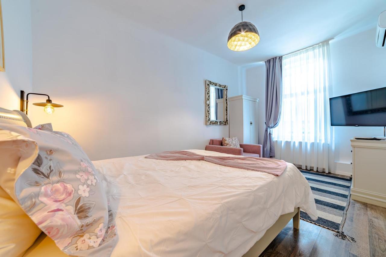 Albert Residence With Complimentary Parking Brasov Exterior photo