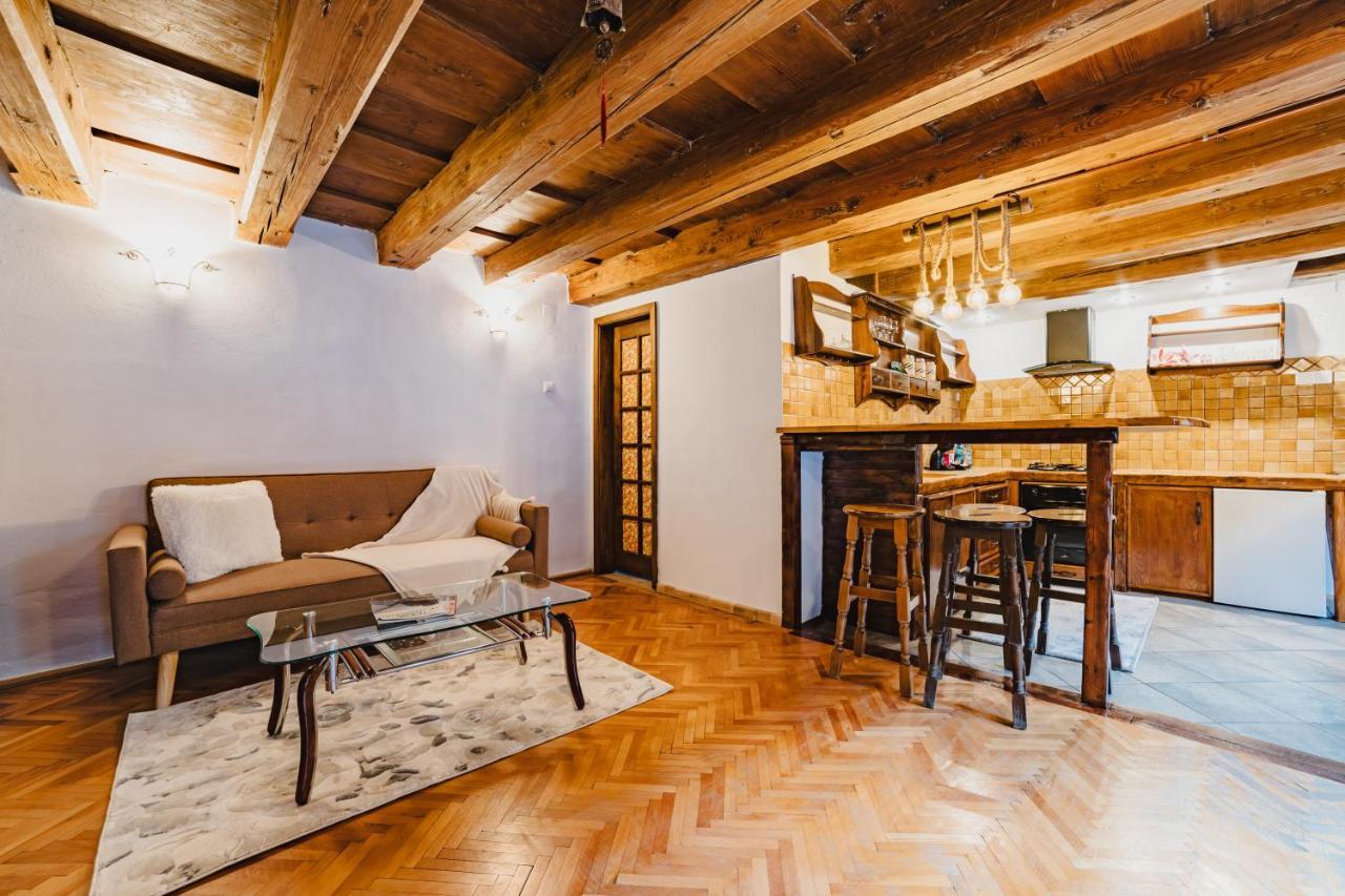 Albert Residence With Complimentary Parking Brasov Exterior photo