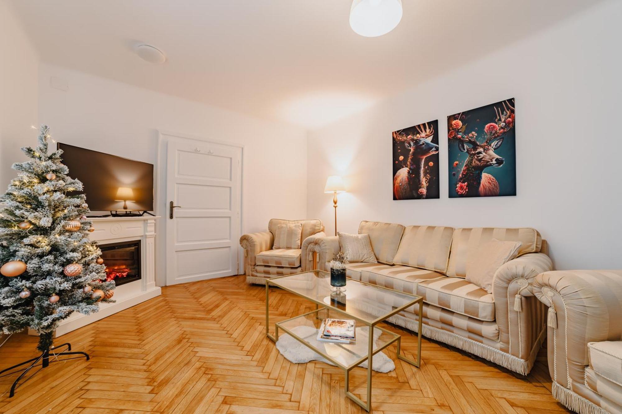 Albert Residence With Complimentary Parking Brasov Exterior photo