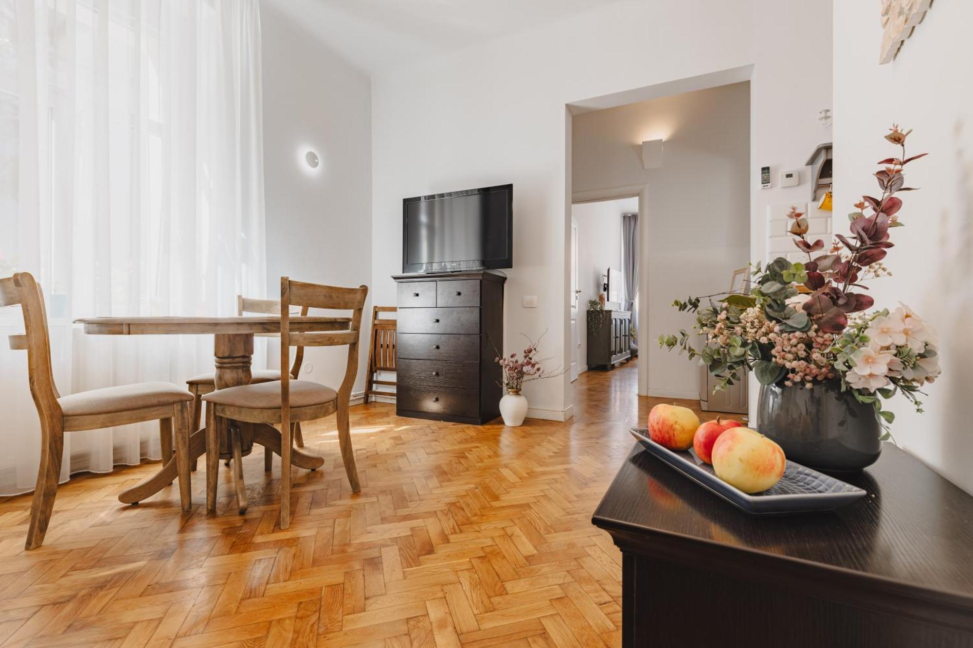 Albert Residence With Complimentary Parking Brasov Exterior photo