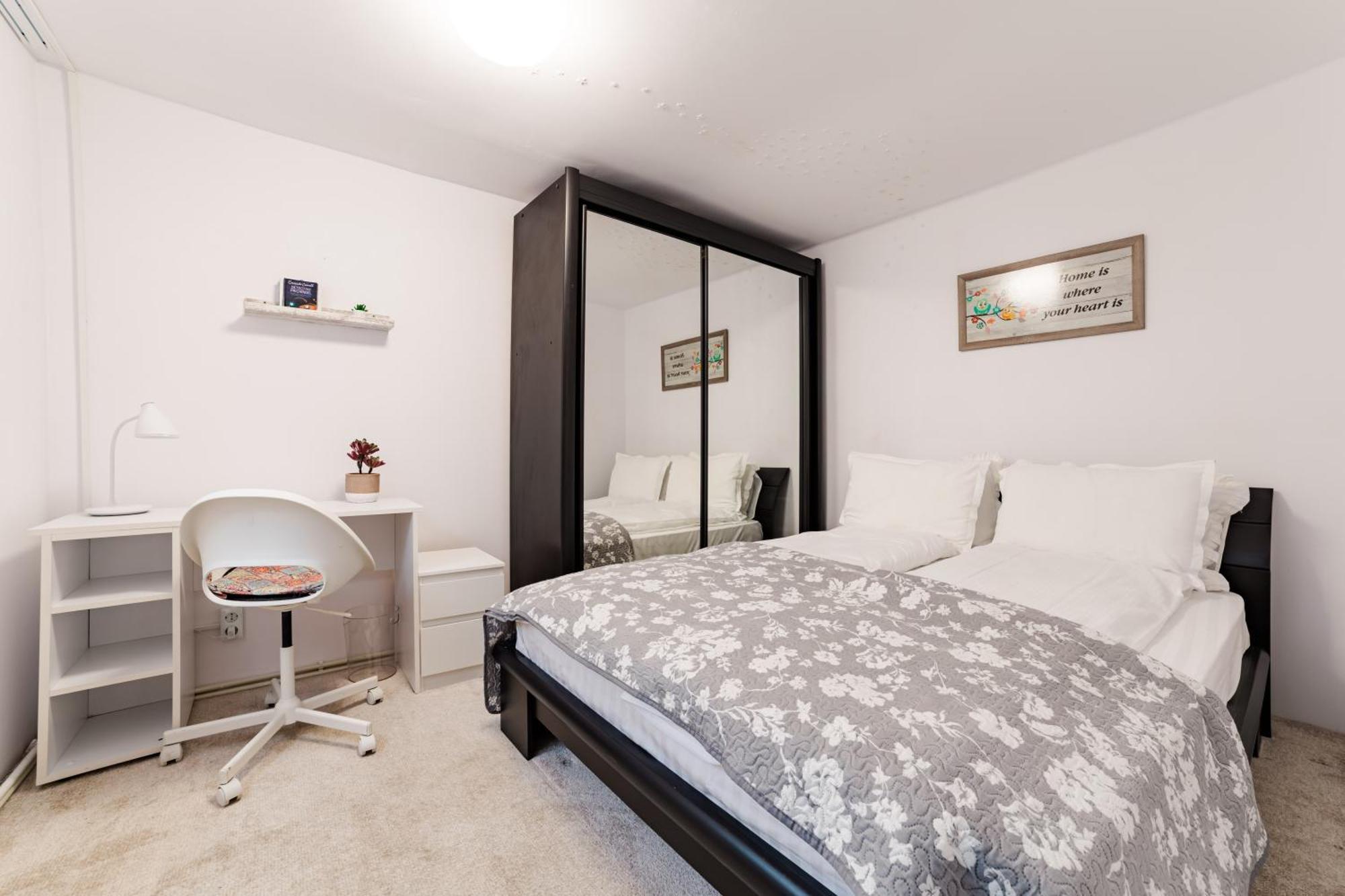 Albert Residence With Complimentary Parking Brasov Exterior photo