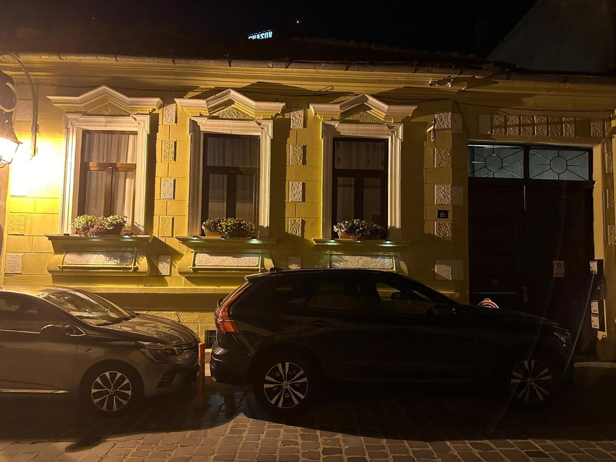 Albert Residence With Complimentary Parking Brasov Exterior photo