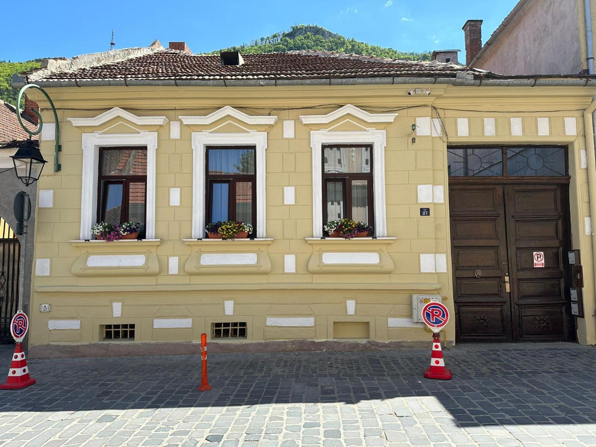 Albert Residence With Complimentary Parking Brasov Exterior photo